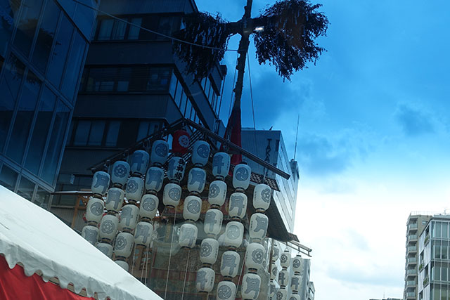 こちらは月鉾。スカッと晴れた祇園祭ドライブになりました。
